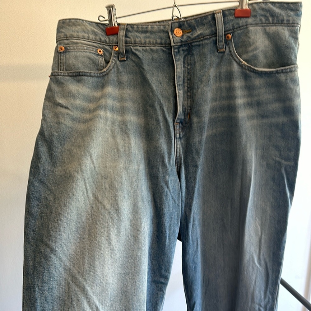 J.Crew high-rise curvy straight 90s jeans size 31 style number is BA672 2021